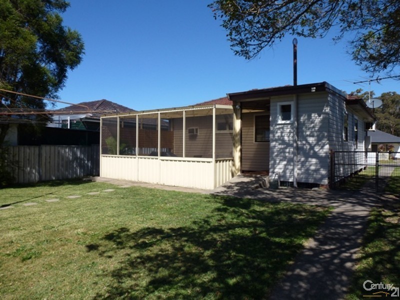 2 Velinda Street, Edgeworth NSW 2285