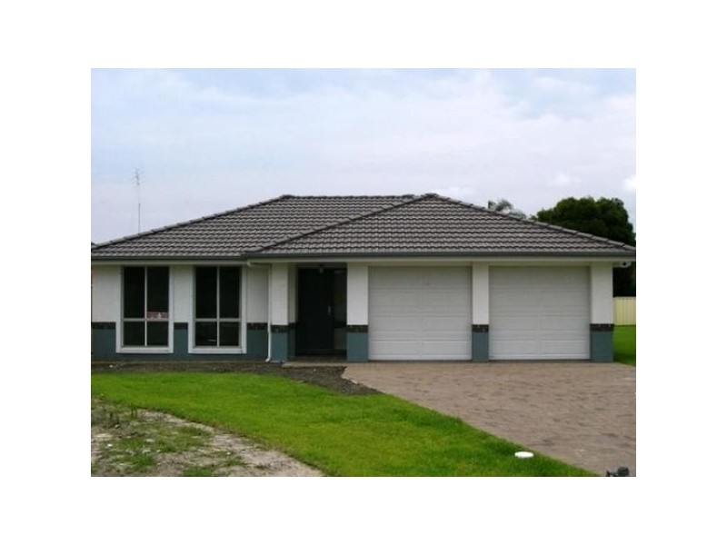 26 Lakeaire Circuit, Cameron Park NSW 2285