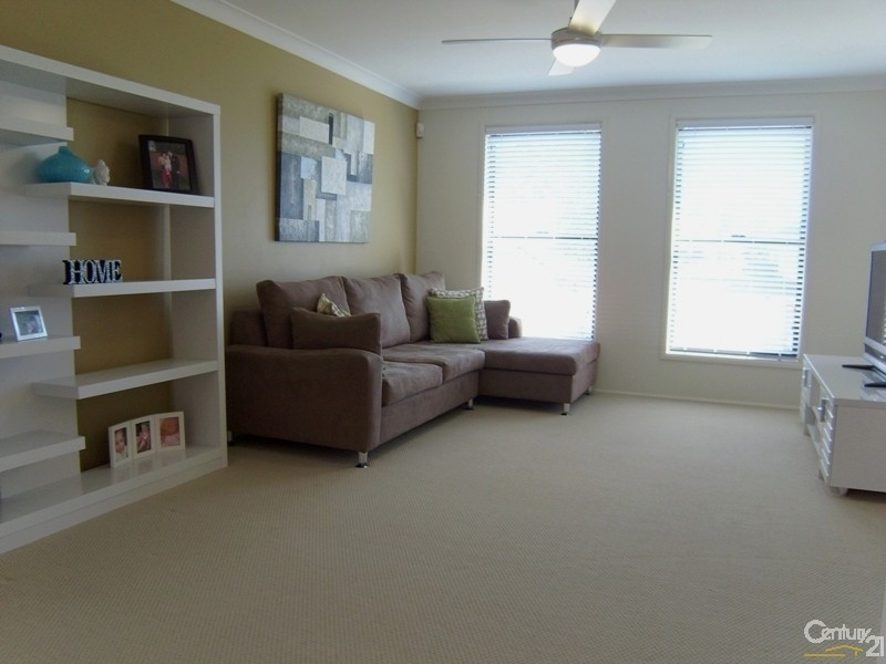 8 Libertas Road, Cameron Park NSW 2285