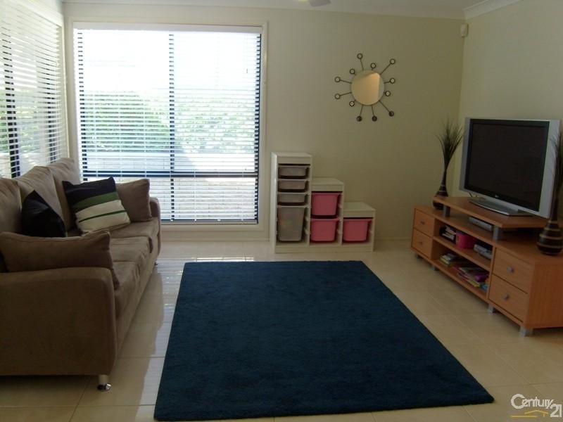 8 Libertas Road, Cameron Park NSW 2285