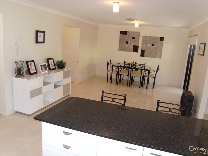 8 Libertas Road, Cameron Park NSW 2285