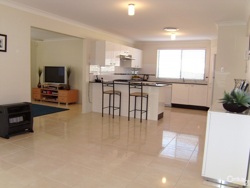 8 Libertas Road, Cameron Park NSW 2285