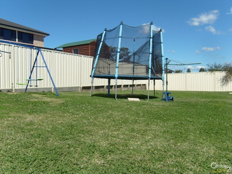 8 Libertas Road, Cameron Park NSW 2285