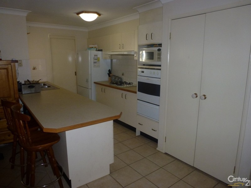 15 Toucan Close, Cameron Park NSW 2285