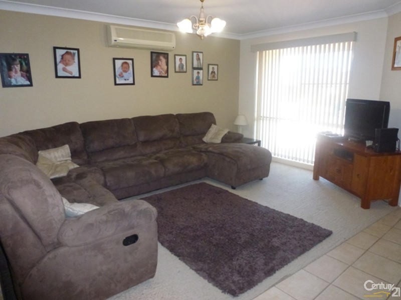 15 Toucan Close, Cameron Park NSW 2285