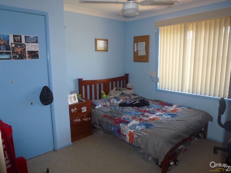 15 Toucan Close, Cameron Park NSW 2285
