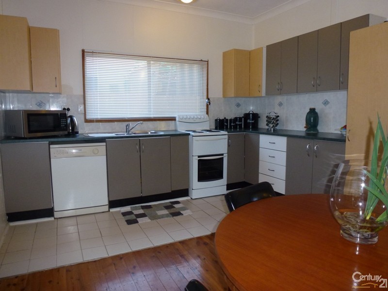 9 Velinda Street, Edgeworth NSW 2285