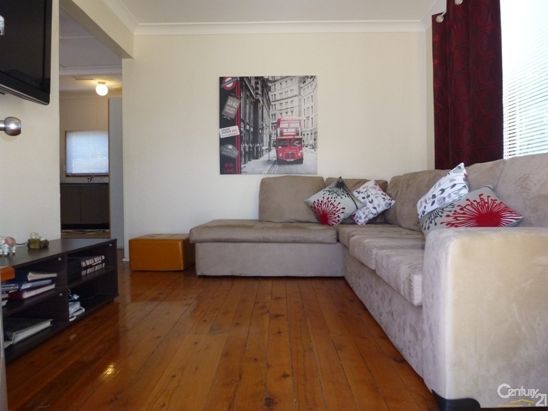 9 Velinda Street, Edgeworth NSW 2285