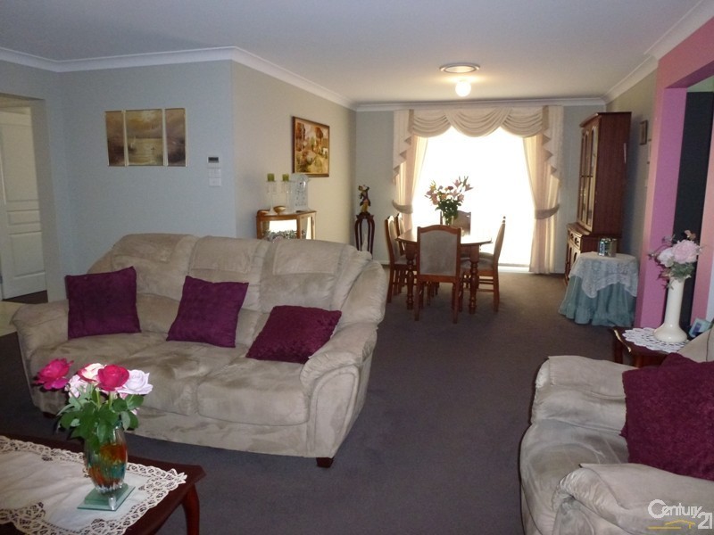 22 Lakeaire Circuit, Cameron Park NSW 2285