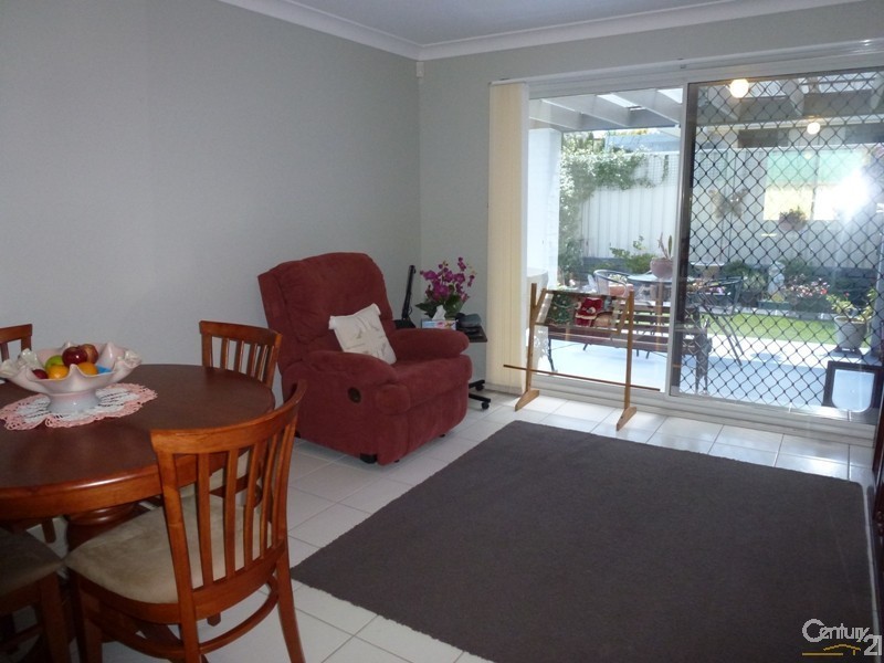 22 Lakeaire Circuit, Cameron Park NSW 2285