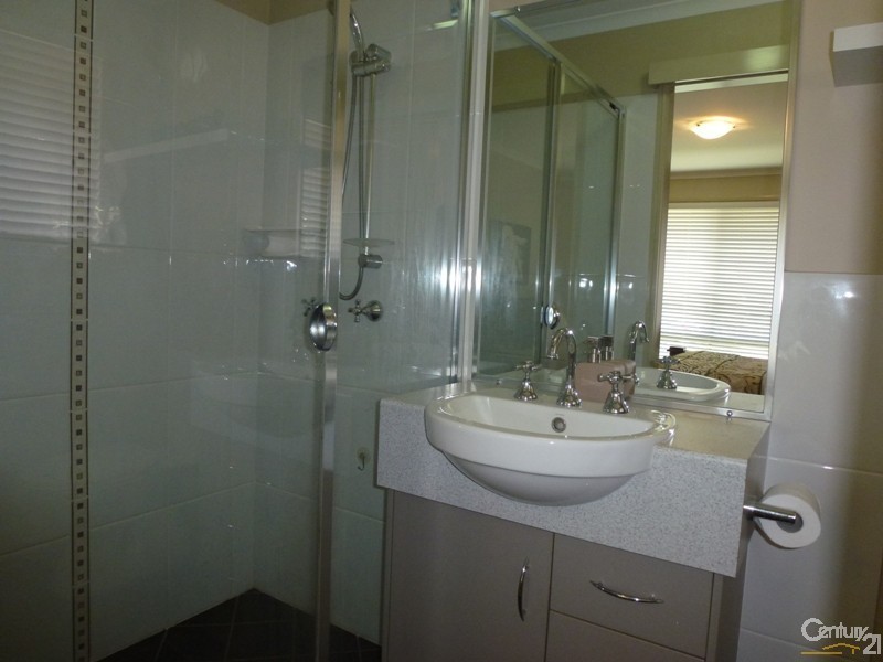 49 Northridge Drive, Cameron Park NSW 2285