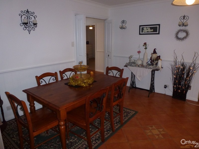 21 Bracken Close, Cameron Park NSW 2285