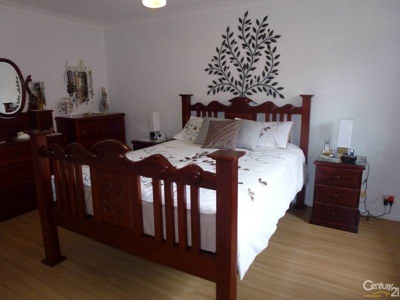 21 Bracken Close, Cameron Park NSW 2285