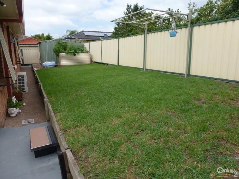 21 Bracken Close, Cameron Park NSW 2285