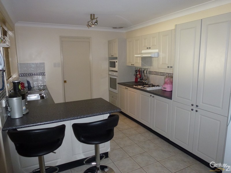 9 Grove Place, Cameron Park NSW 2285