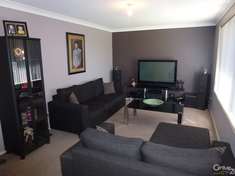 9 Grove Place, Cameron Park NSW 2285