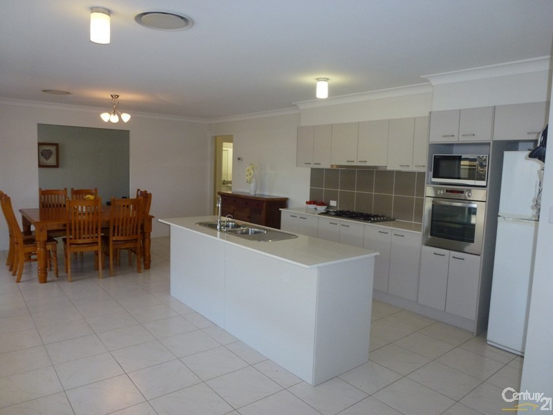 14 Tianie Street, Cameron Park NSW 2285