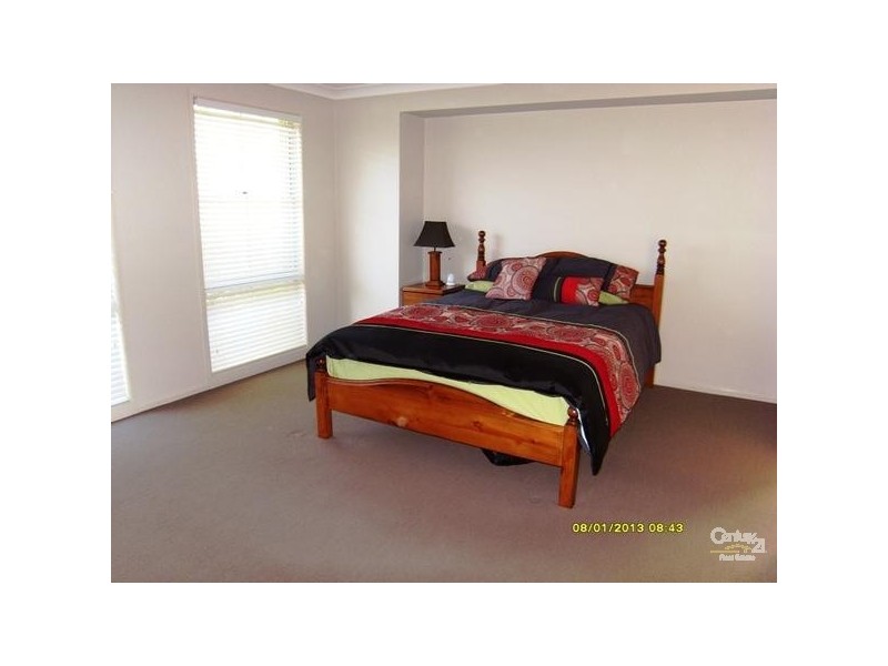 5 Eumina Street, Cameron Park NSW 2285