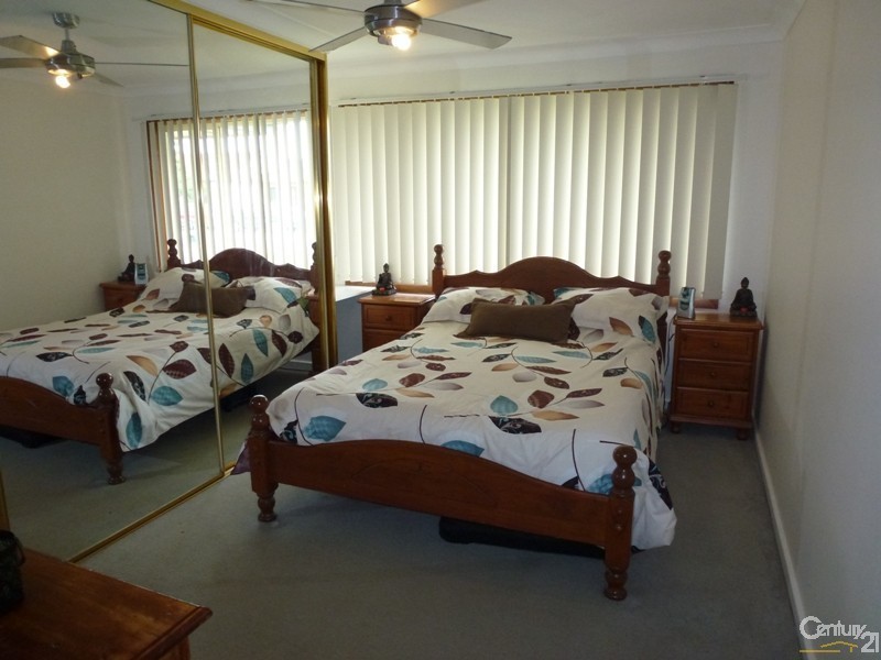 11 Oakville Road, Edgeworth NSW 2285