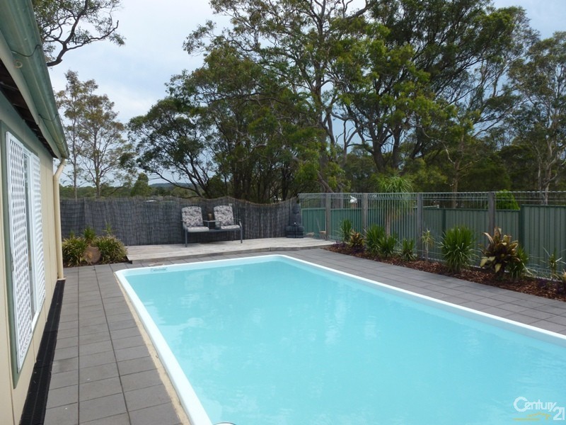 11 Oakville Road, Edgeworth NSW 2285