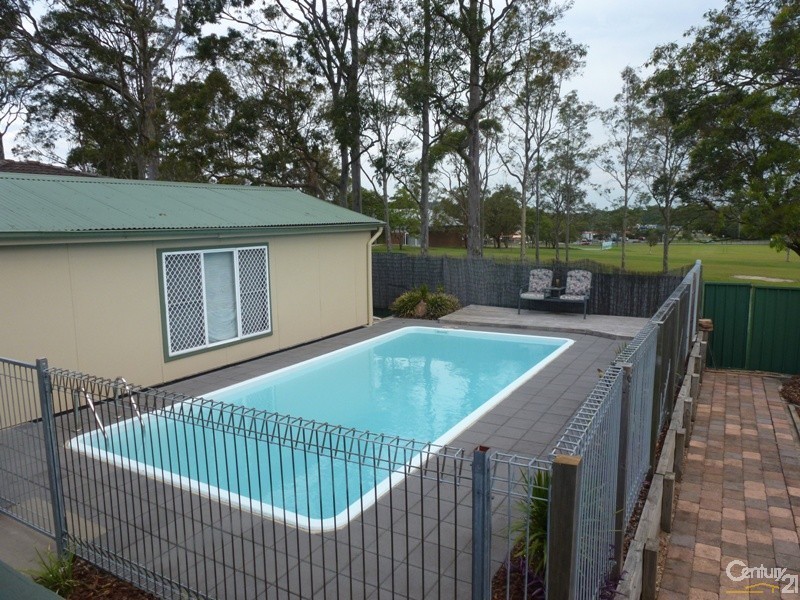 11 Oakville Road, Edgeworth NSW 2285