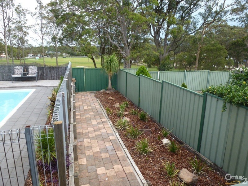 11 Oakville Road, Edgeworth NSW 2285