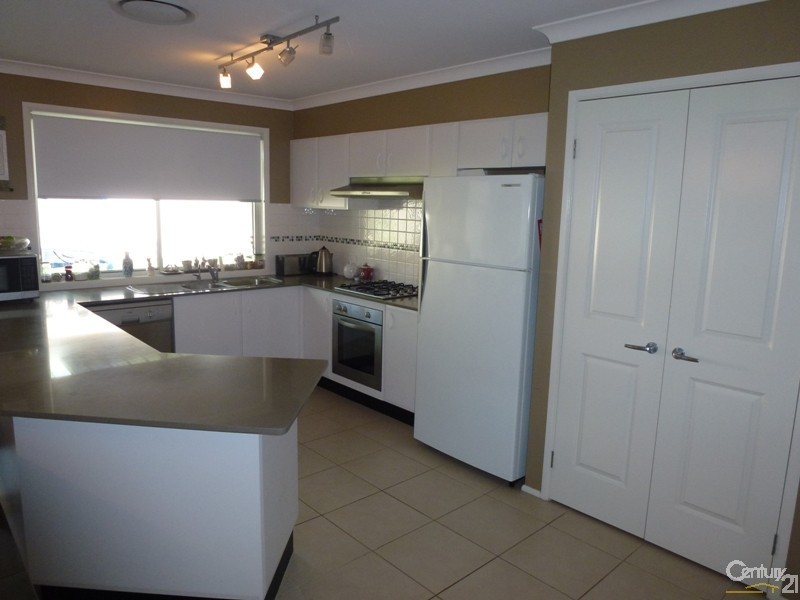 24 Billabong Drive, Cameron Park NSW 2285