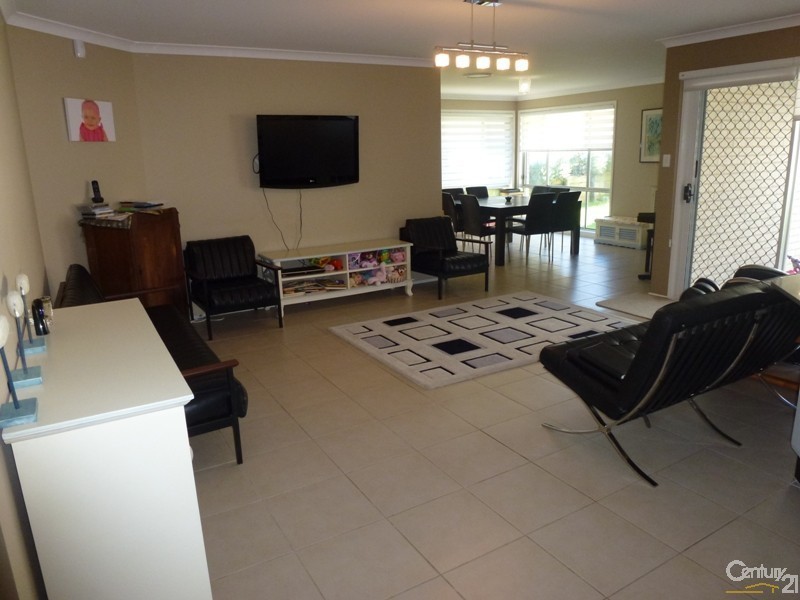 24 Billabong Drive, Cameron Park NSW 2285