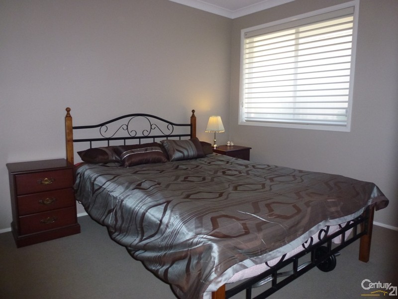 24 Billabong Drive, Cameron Park NSW 2285