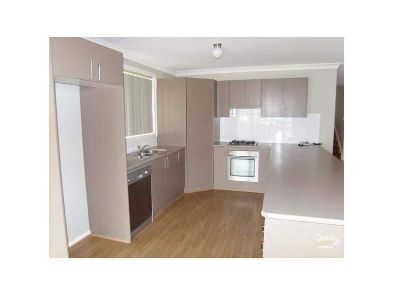 18 Woodbridge Drive, Cameron Park NSW 2285
