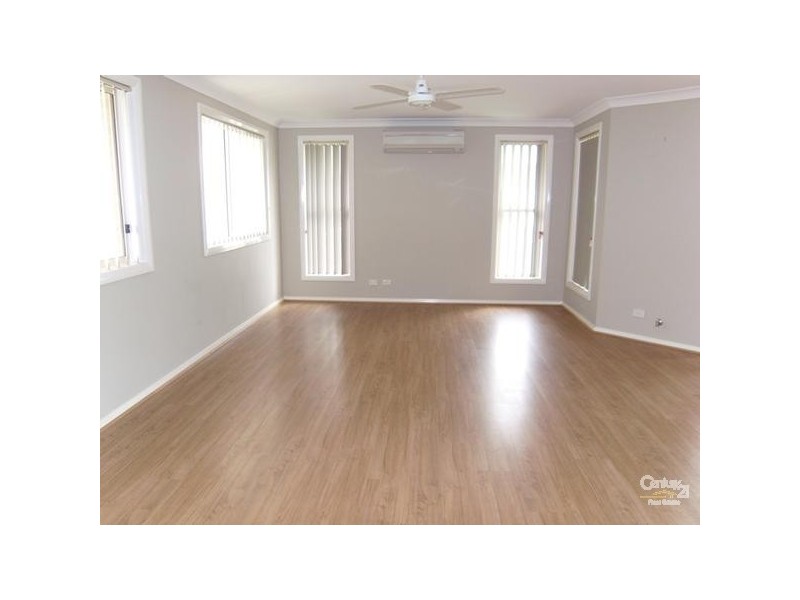 18 Woodbridge Drive, Cameron Park NSW 2285
