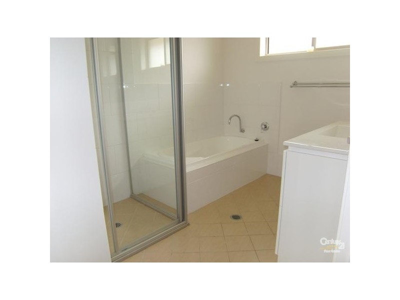 18 Woodbridge Drive, Cameron Park NSW 2285