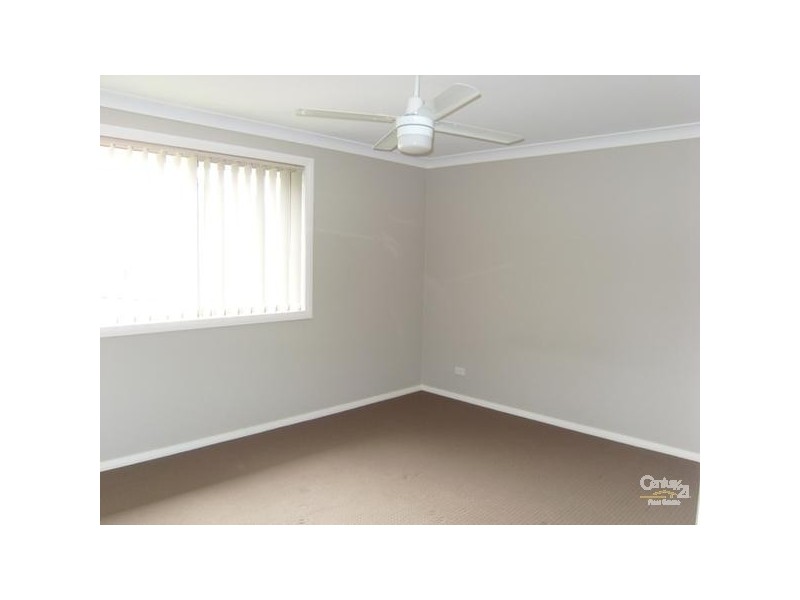 18 Woodbridge Drive, Cameron Park NSW 2285