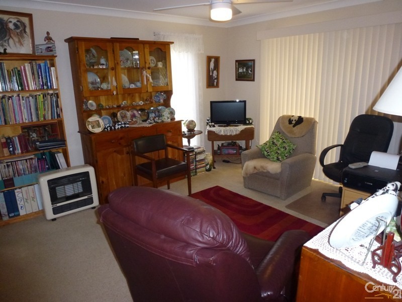 66 Flamingo Drive, Cameron Park NSW 2285