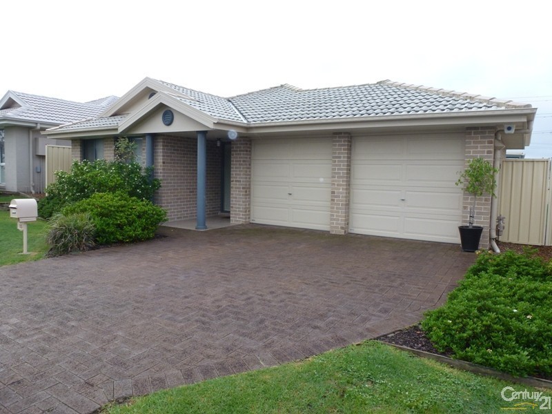 15 Lakeaire Circuit, Cameron Park NSW 2285