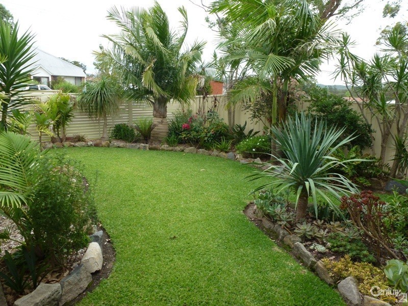 16 Irving Street, Edgeworth NSW 2285