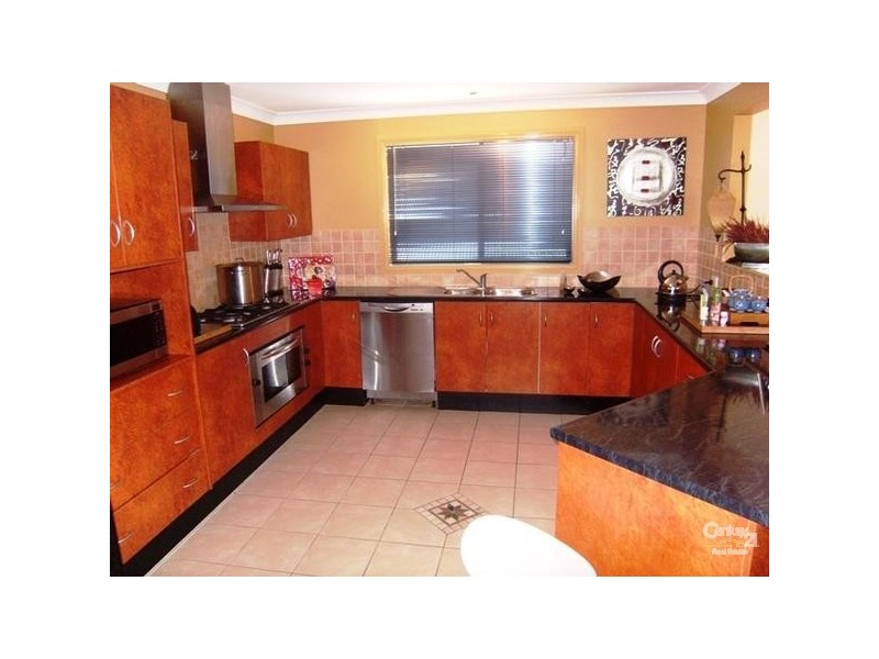 10 Hebe Place, Cameron Park NSW 2285