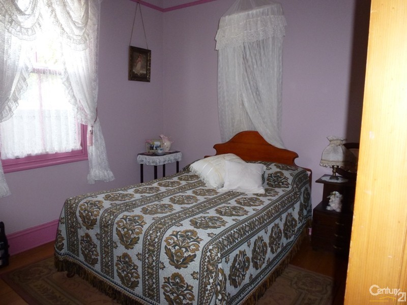 1 Tighe Street, Waratah NSW 2298