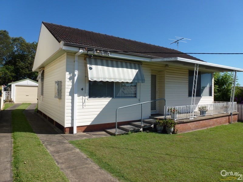 4 Henry Street, Adamstown NSW 2289