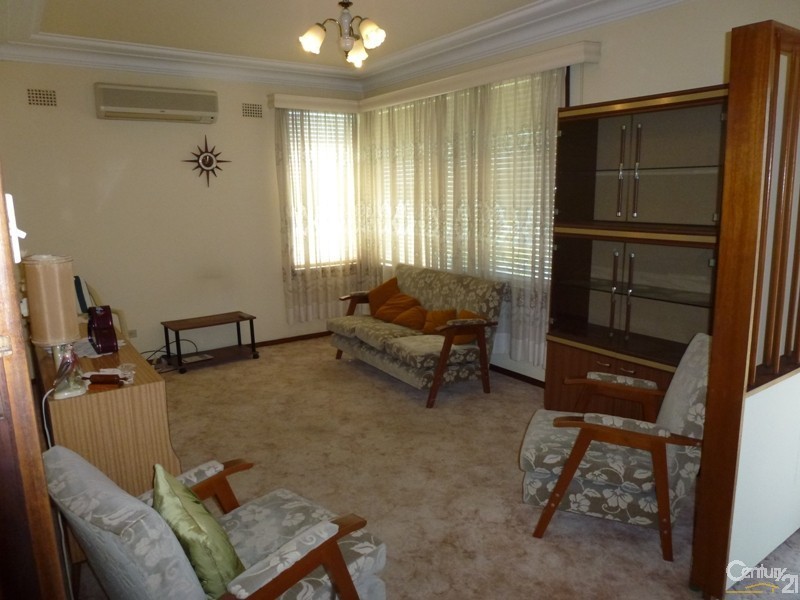 4 Henry Street, Adamstown NSW 2289