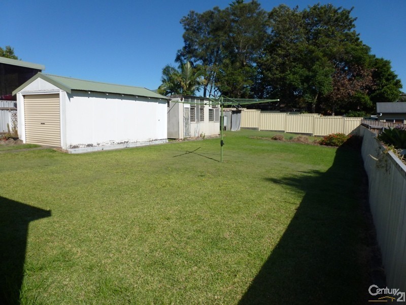 4 Henry Street, Adamstown NSW 2289