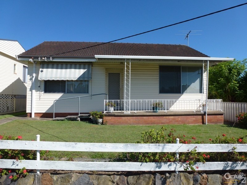 4 Henry Street, Adamstown NSW 2289
