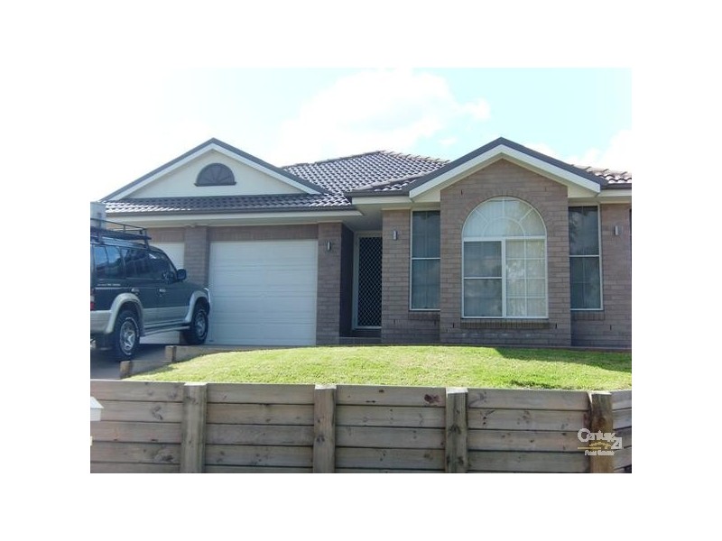 8 Redmond Circuit, Cameron Park NSW 2285