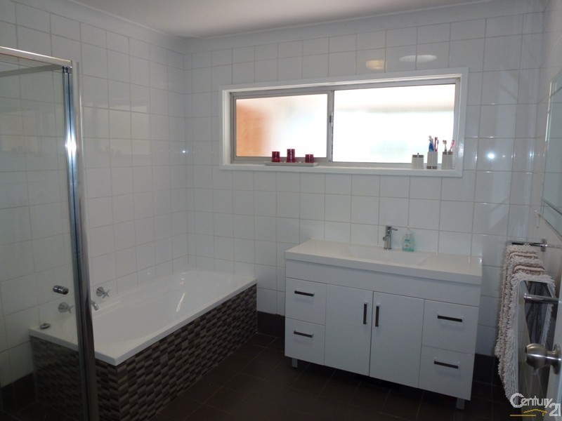 74 Lake Road, Wallsend NSW 2287