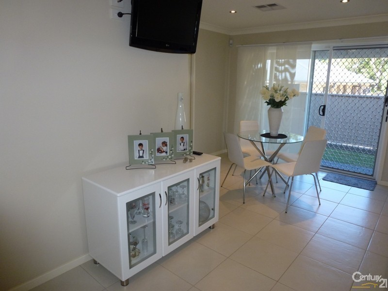 3 Canada Crescent, Cameron Park NSW 2285