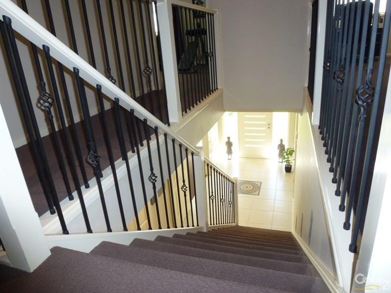 3 Canada Crescent, Cameron Park NSW 2285