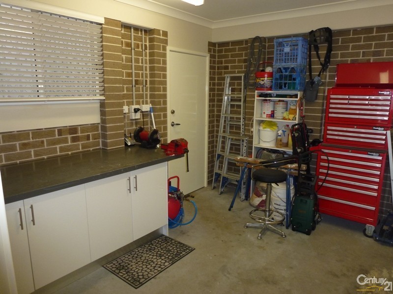 3 Canada Crescent, Cameron Park NSW 2285