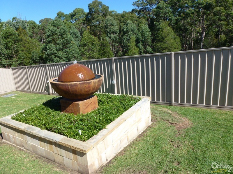 3 Canada Crescent, Cameron Park NSW 2285