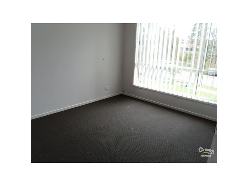 6 Galea Close, Cameron Park NSW 2285