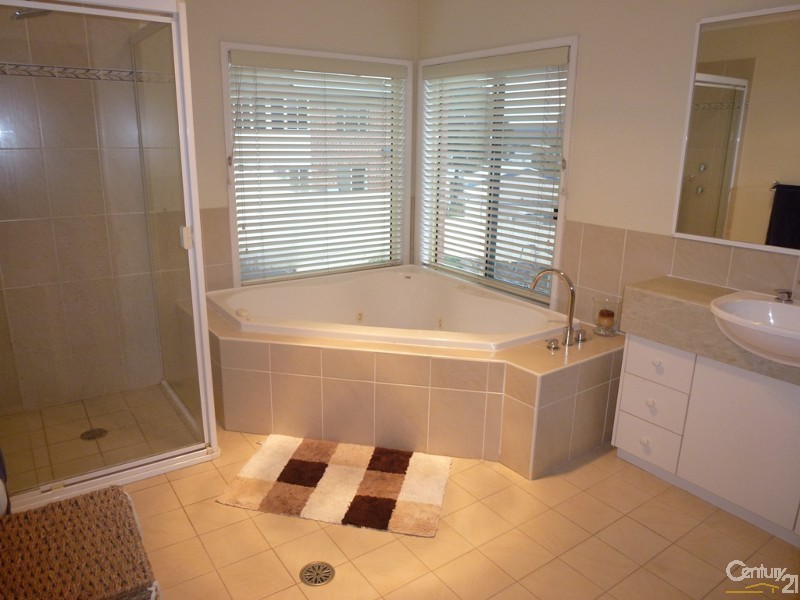 5 Morley Court, Cameron Park NSW 2285